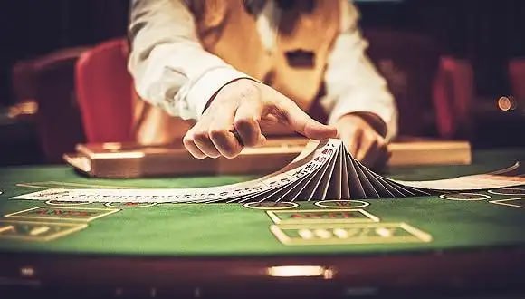 Online Bingo ဂိမ်းကတ်များနှင့် နံပါတ်ဘောလုံးများ
